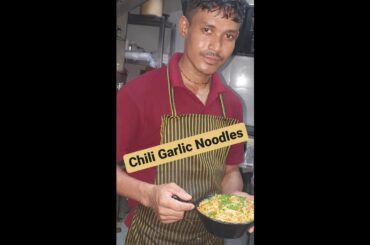 Chili Garlic Noodles | Hakka Noodles Recipe | Noodles Recipe | Smalley Kitchen | Sangeeta Madan