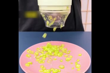 #4in1 Handheld Electric Vegetable Cutter Set Multifunctional Durable Chili Vegetable Crusher