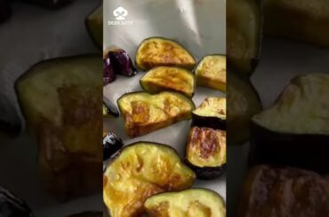 Let's Make An Eggplant Bake