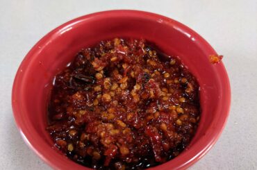 I made some chili oil out of that Tuong Ot Toi I shared the other day.