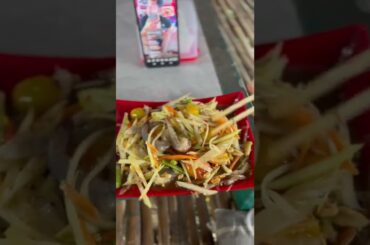 Eat Tasty shrimp salad with papaya and chili recipe