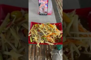 Eat Tasty shrimp salad with papaya and chili recipe