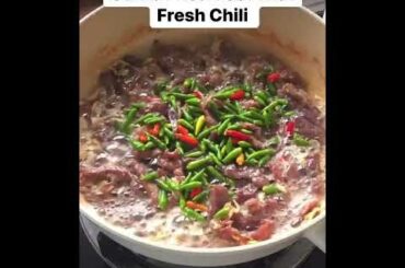 Garlic Fried Beef with Fresh Chili Recipe #cooking #food #beef #recipe #lunch #garlic #shorts #short