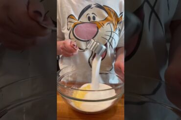 a cozy chili and cornbread muffin dinner tonight!