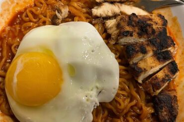 The best way to eat left over chicken! With buldak 2x spicy ramen and a fried egg!