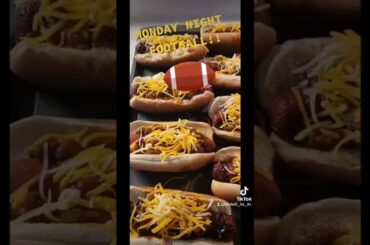 Easy Dinner Recipe.           Chili Cheese Dogs.