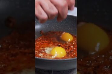 Chili Crisp Egg Sandwich! #shorts #shorts30 #eggs #breakfast