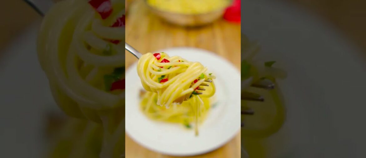 Pasta AGLIO E OLIO recipe -  PASTA recipe #shorts