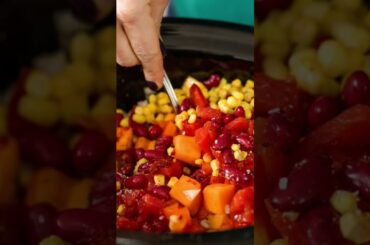 Slow Cooker Vegetarian Chili #vegetarian #veganfood #slowcookerrecipe