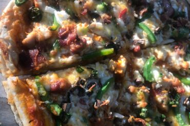 Spicy chicken bacon za