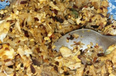 accidentally spilled way too much Chilli flakes in my fried rice imma eat it anyway