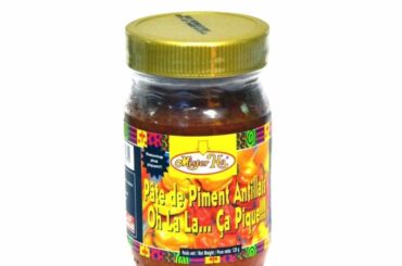 Hey Chiliheads ! I'm new here so I thought I should start by sharing one my favourite brands of chili paste. It's a blend of Habanero (which we call piment antillais in french) and cayenne with ginger. I hope you guys get chance to taste it, it's wonderful. Have a great day