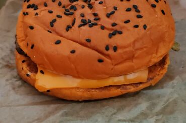 I didnt know about the ghost pepper burger until yesterday's post. its a solid 7/10