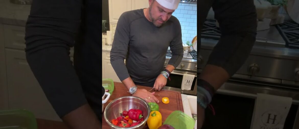 Adam Housley makes something out of chili's and Aden and Ariah eating ramen noodles/02Nov2022