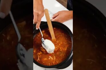 Buffalo Chicken Chili Recipe #SlowCooker #ChiliSeason #BuffaloChicken #Recipe