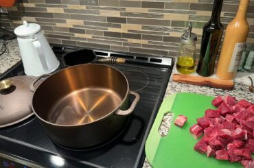 Brisket Chili with Smithey Dutch Oven: Lodge Chili Recipe (Live)