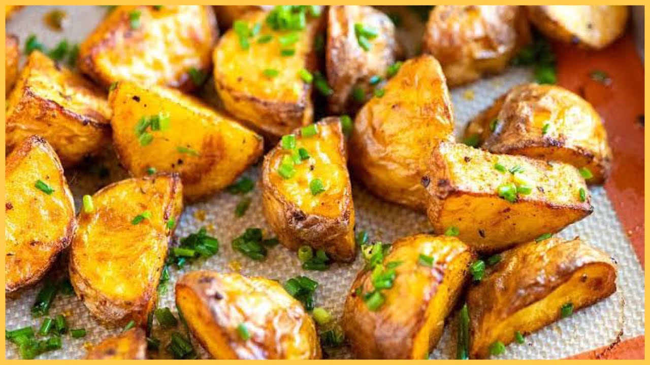 Crispy Roasted Potatoes with Chili and Sour Cream Dip Recipe/Healthy