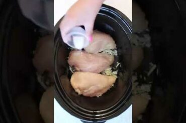 The Best Crockpot Recipe!! White Chicken Chili~Salsa Verde