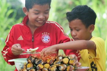 Delicious boiled and grilled duck eggs with chili sauce recipe