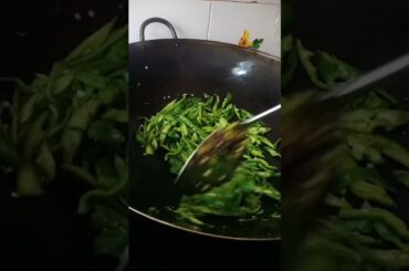 FRYING GREEN CHILI #spicy #chinesefood #easy #chinese #yummy #asmr #frying #shortsvideo #shorts