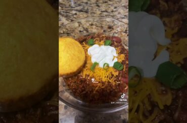 Easy chili recipe (quick easy meals ) #shorts
