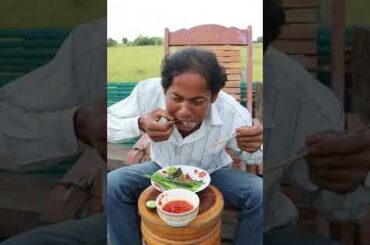 Frying Catfish Eat With Tomato, Iceberg & Chili Sauce Recipe #shorts