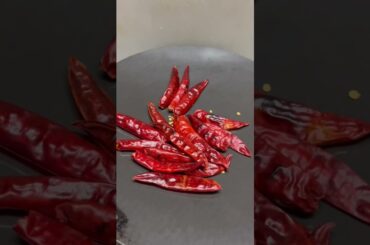 Homemade chilli flakes |red chilli flakes recipe | food court by Umar #shorts #ytshorts #easyrecipe