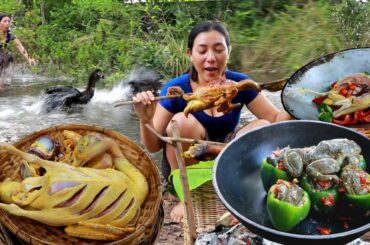 Duck spicy chili grilled in forest- Bound frog spicy with bell pepper- Chick for lunch so delicious