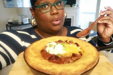Homemade Chili With a Cornbread Skillet