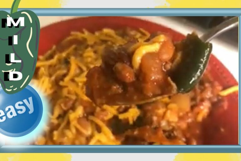 Easy to make one pot low carb high protein chili recipe! Chili Chili