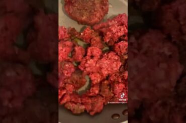 Making chili from start to finish. BoomBoomBoom. Please subscribe. Thank you.