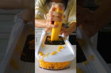 Veggie fritters w/ chili oil, don't let anyone tell u veggies = boring #fritters #vegan #vegetables