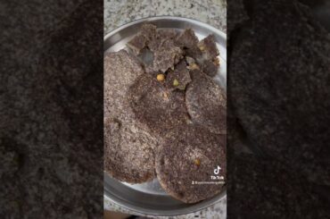 #ragi #idli #vagar #easy #recipe #chili #oil #sesmese #seeds #yum #cumin