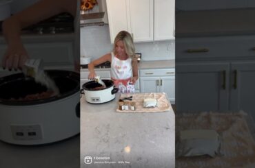 This white chicken chili is amazing! #homemaking #glutenfree #crockpotcooking recipe in comments