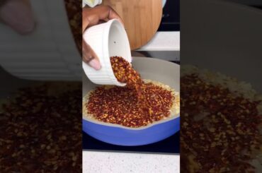 CHILLI-GARLIC SAUCE#sauce #foodie #peppers #foodie #foodshorts #vlog #reels #recipes #recipeshorts