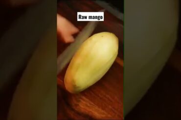 raw mango with chili and salt #shorts #streetfood