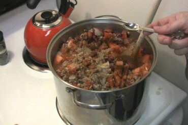 My Hearty & Delicious Beer and Cheese Chili Recipe