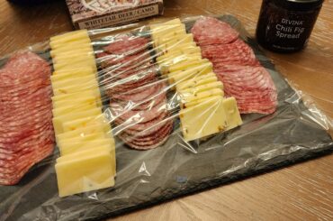 Bringing out some habanero and pepperjack cheese with this divine chile fig spread for poker night