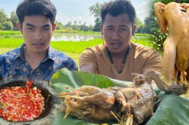 Eating Chicken With Hot Spicy Chili Sauce I Wild Man Fried Chicken Recipe I Survival In Jungle