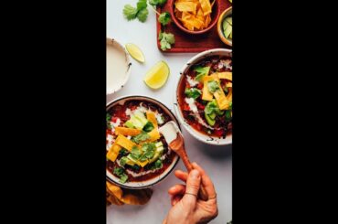 1-Pot Chipotle Black Bean Chili | Minimalist Baker Recipes