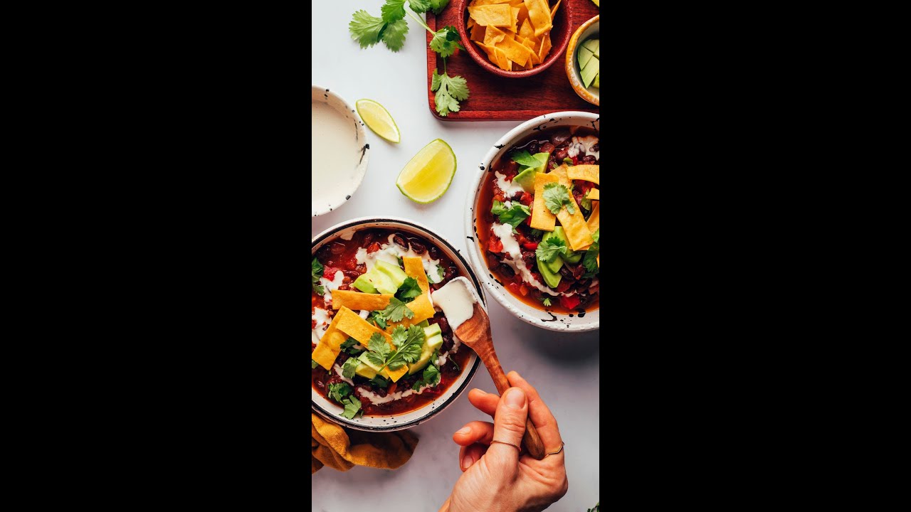 1Pot Chipotle Black Bean Chili Minimalist Baker Recipes Chili Chili