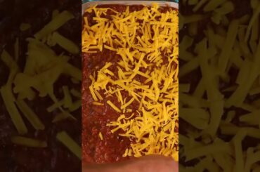 Tater Tot Chili Casserole #midwest #hotdish #tatertots #easyrecipe