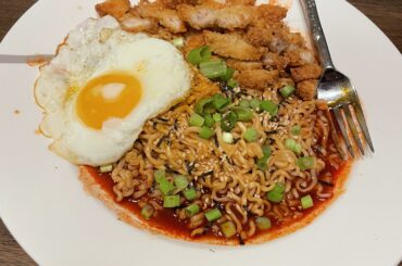 First time making an actual meal out of the Buldak 2x. So excited right now.