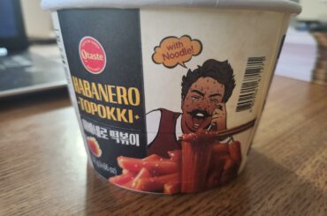 Habanero topokki not that spicy 4/10 but the flavor is pretty great could eat these all day