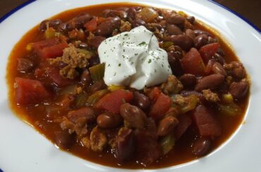 BEST SPICY CHILI RECIPE | SLOW COOKER/CROCK POT EDITION | HOT AND DELICIOUS