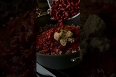 HEARTY CHILI RECIPE