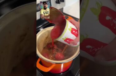 @emilymariko is out here making #chilli a vibe! #cook #recipe #food