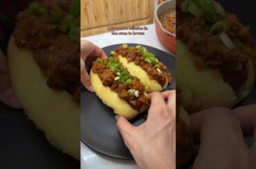 what i ate in a day - white clam pizza. kimchi chili dogs. gamja tang