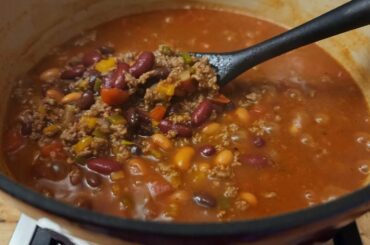 Chili Recipe - How to Make Homemade Chili - Easy Delicious One Pot Meal - The Hillbilly Kitchen