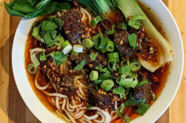Sichuanese Spicy Beef Noods! [Home-made, recipe in comments]